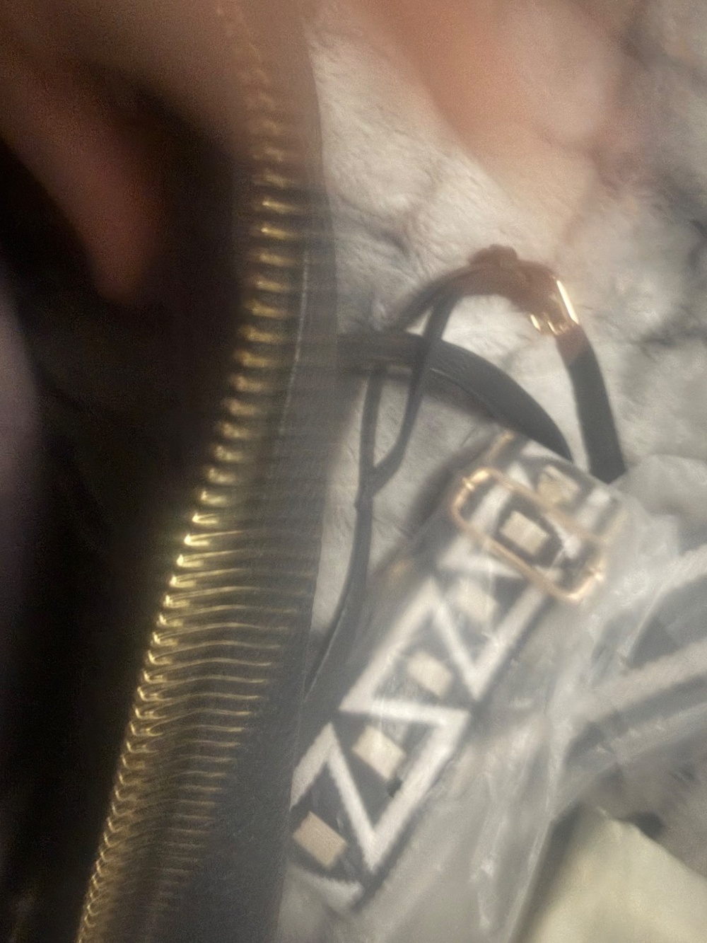 Pom Pom London Mayfair Plus Leather Crossbody Bag - Picture 5 of 16